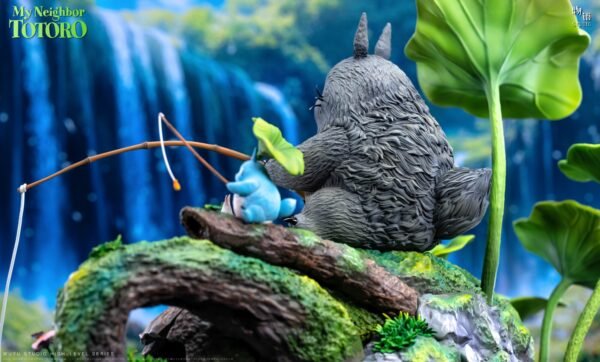 totoro estanque estatua resina monogatari studio.jpg6