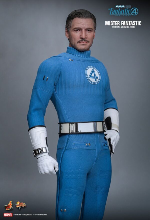 hot toys mister fantastic first steps 1 610