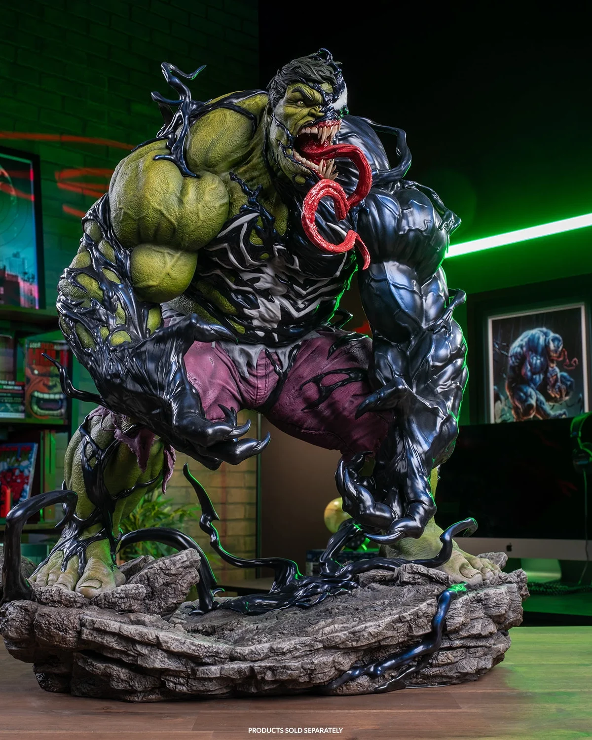 sideshow collectibles marvel venomized hulk premium format figure gallery 68f7f699bdbd1.jpg