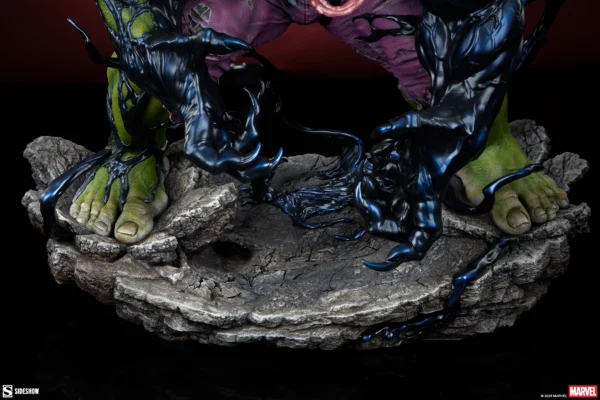 sideshow collectibles marvel venomized hulk premium format figure gallery 68f7f6a060ac7.jpg