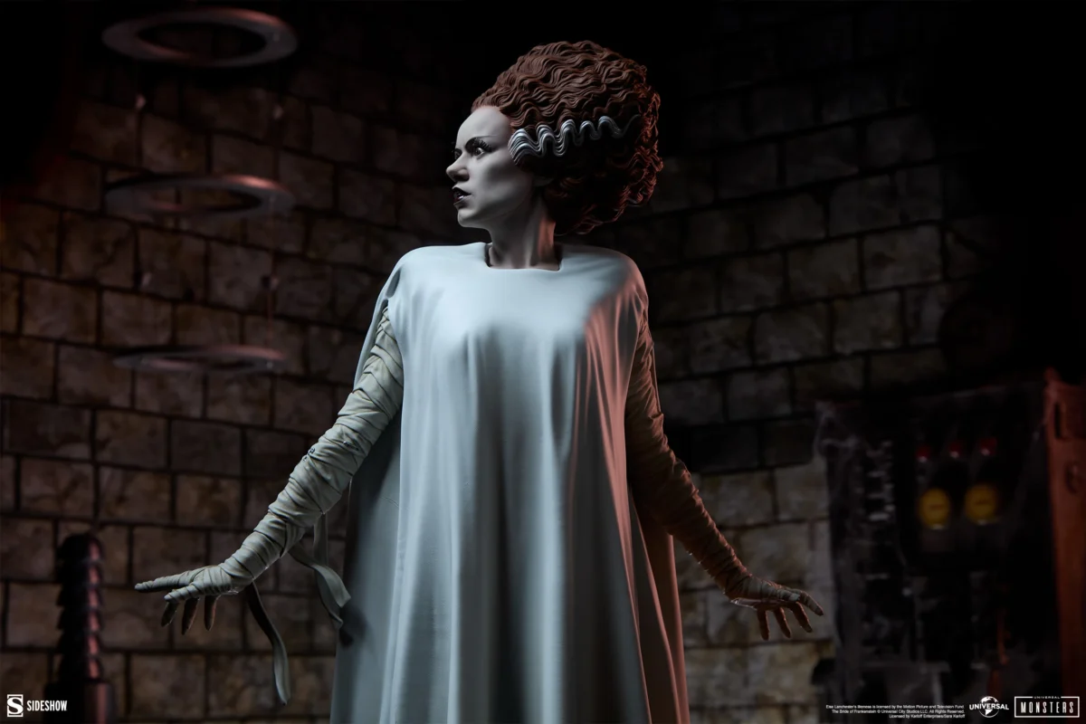 sideshow collectibles universal monsters bride of frankenstein premium format figure gallery 690e64751d66d.jpg