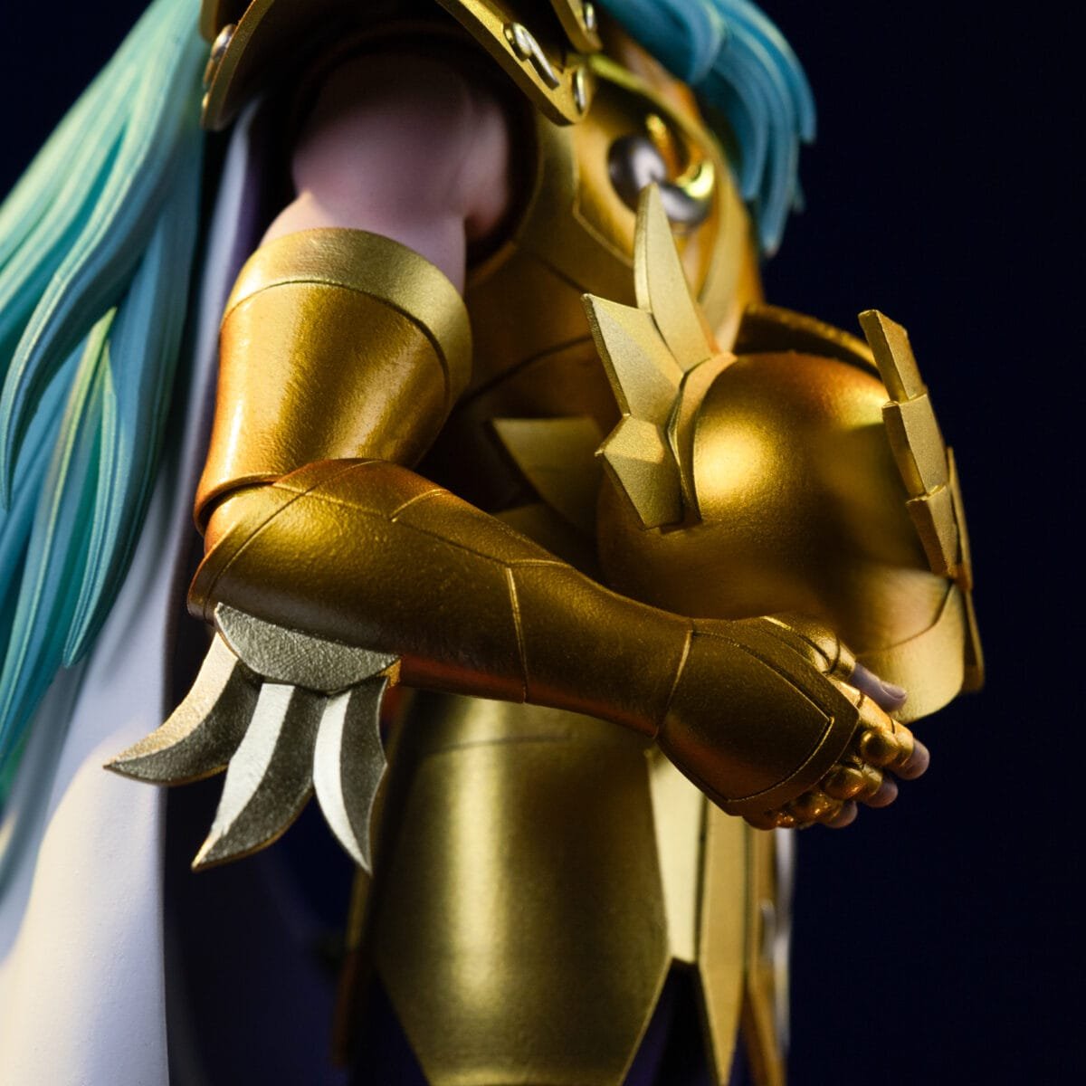 Aphrodite Close4 1 10