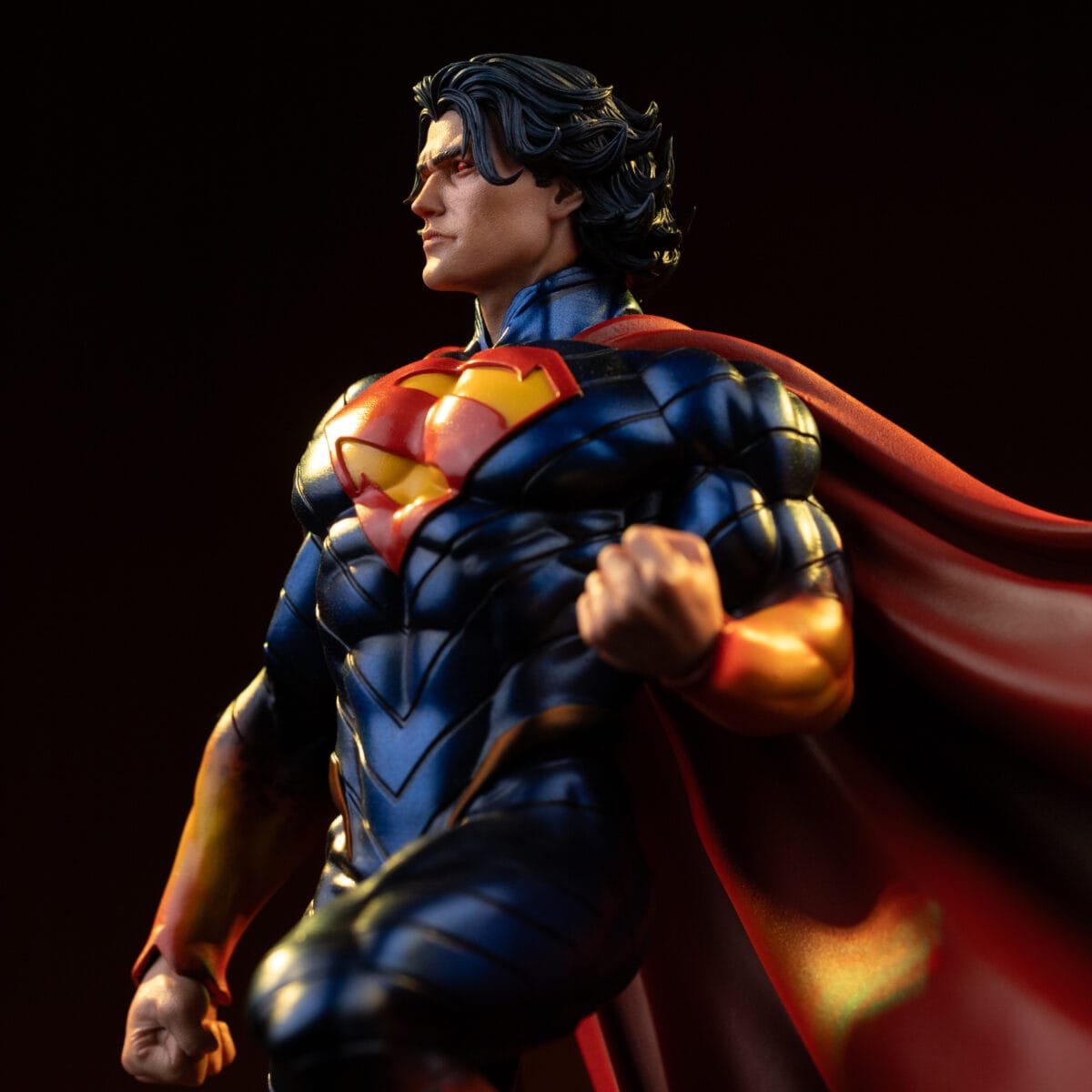 Superman Absolute Close4 1 10