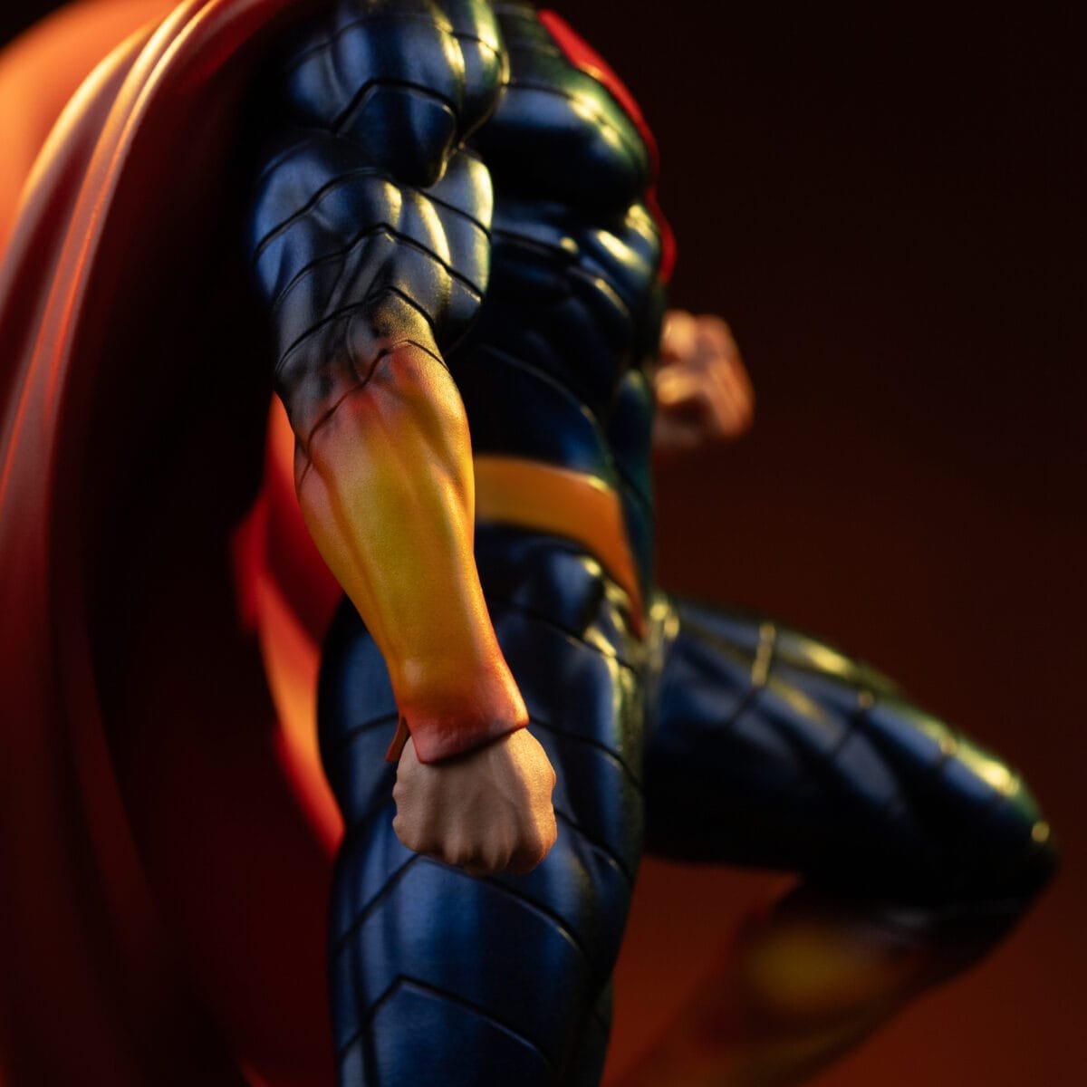 Superman Absolute Close7 1 10