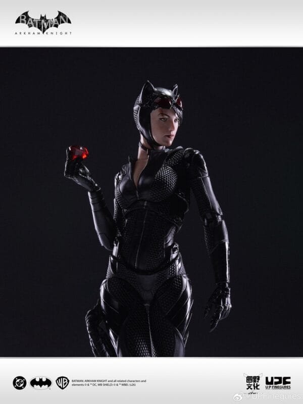 UPFinegures Catwoman 4