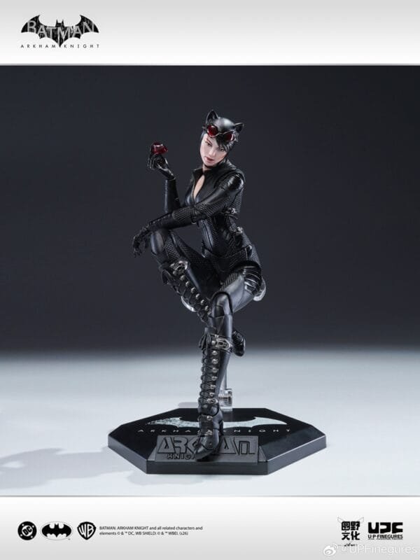 UPFinegures Catwoman 7