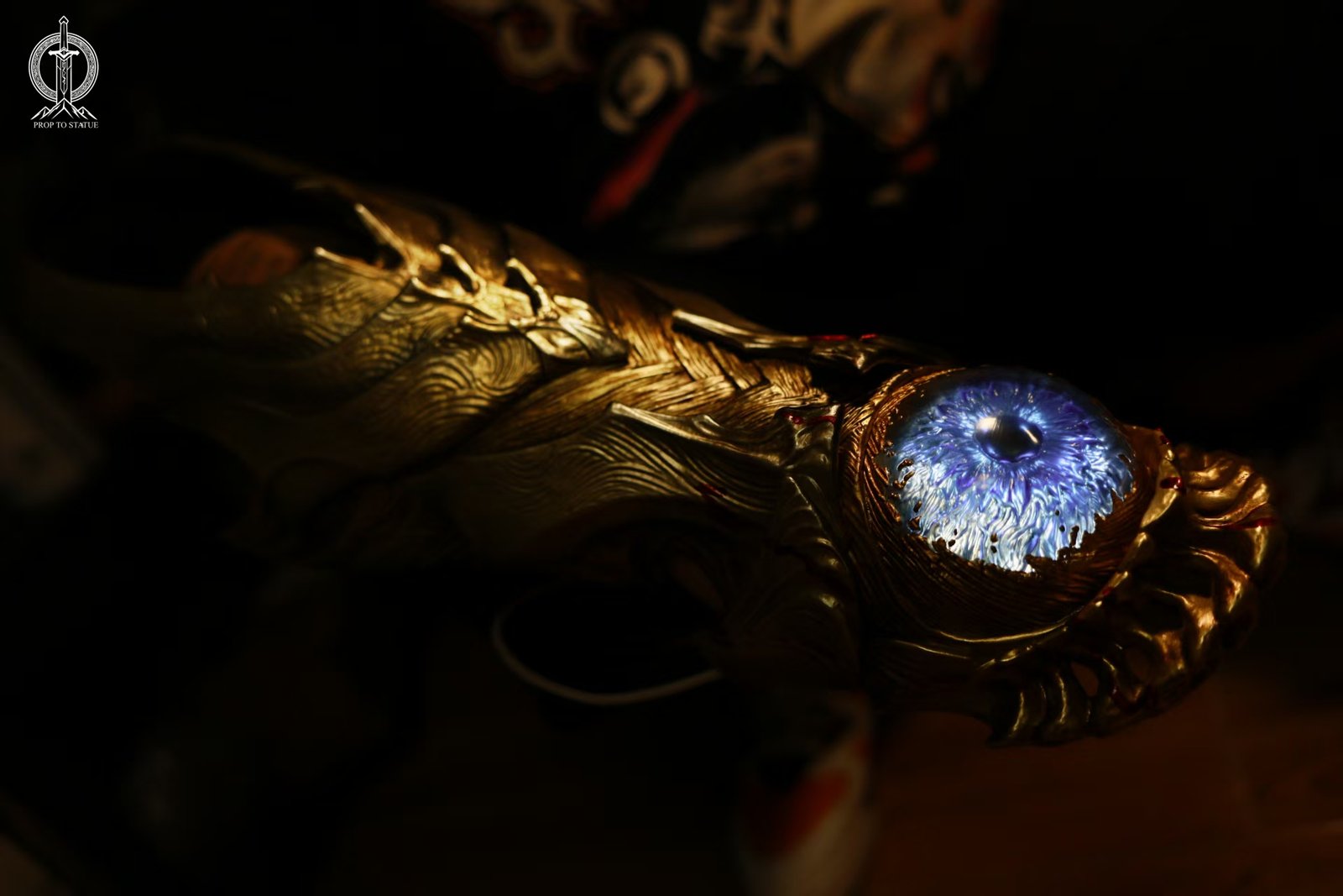 200 Prop to Statue - Onimusha: Way of the Sword - Oni Gauntlet Life Size - Imagen 1